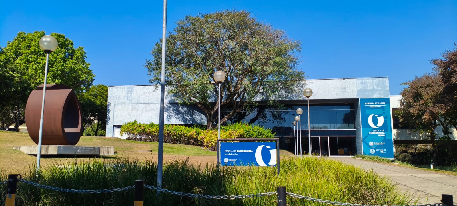 Escola de Engenharia -  UFMG